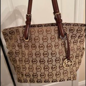 Micheal Kors Purse